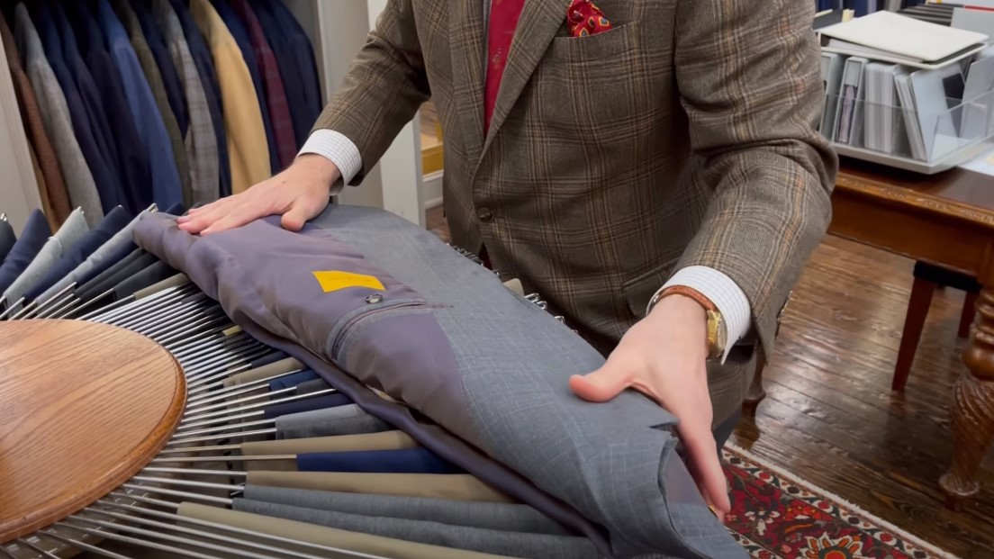 Wrinkle-free suit folding